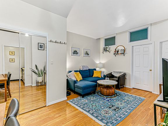 2nd image of 25 W 13th St APT Lcs