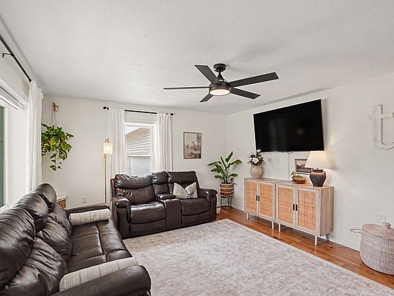 4th image of 18986 Serenity Dr