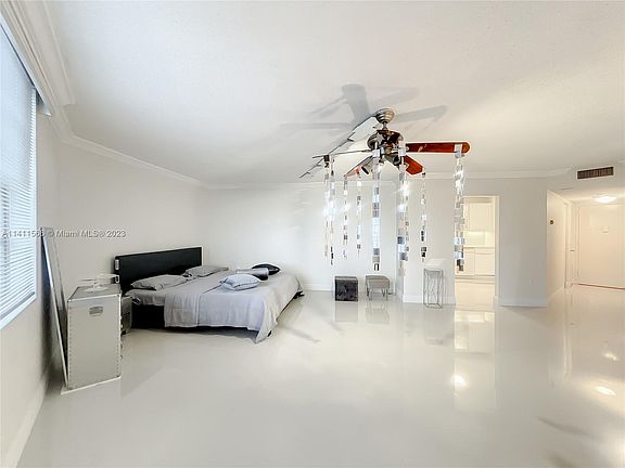 4th image of 2750 NE 183rd St APT 1106