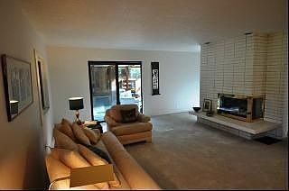 3rd image of 2219 E Rockwood Blvd