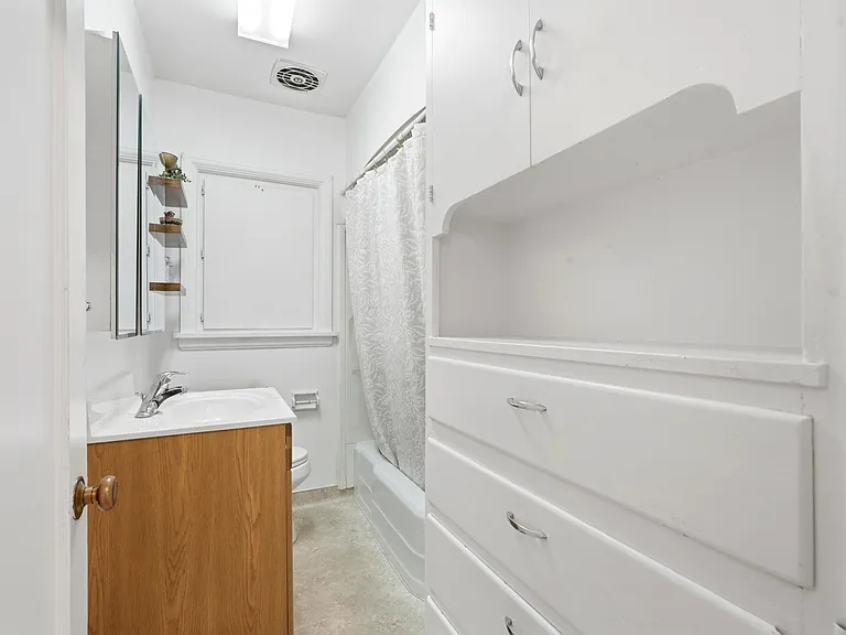 270 E 700 N — Photo 13