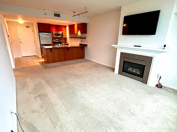 4th image of 1420 Terry Ave Unit 1103