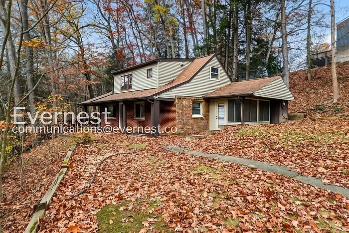 4 bed, 2.0 bath, 1850 sqft, $1,995 — Photo 2