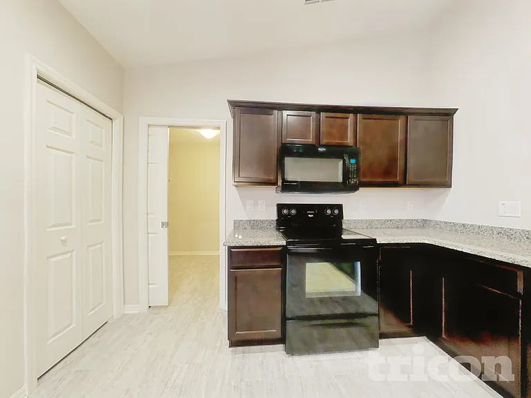 505 Interlock St — Photo 6