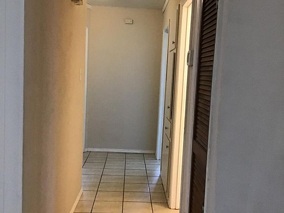 4th image of 405 Wilshire Dr