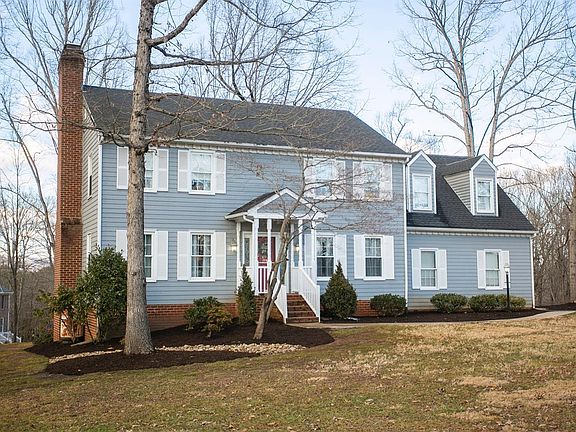3rd image of 715 Lake Vista Dr