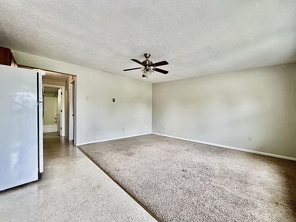 3rd image of 900 S Dilworth Ln #4A