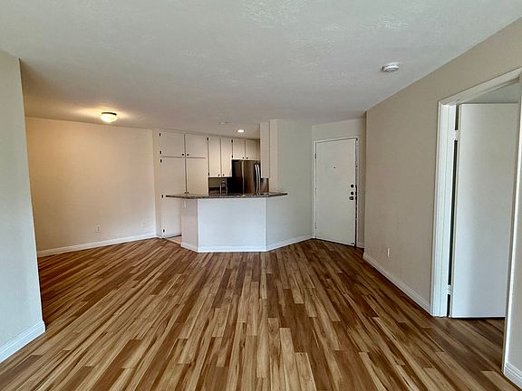 5th image of 9710 Mesa Springs Way Unit 1