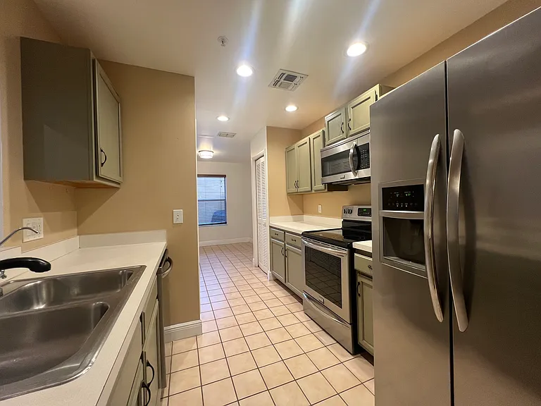 755 Cove Way — Photo 4