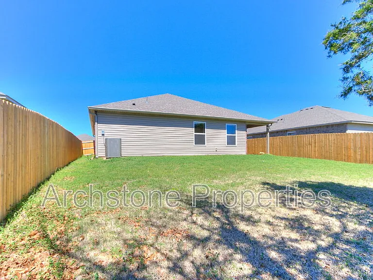 1308 Dustin Dr — Photo 30