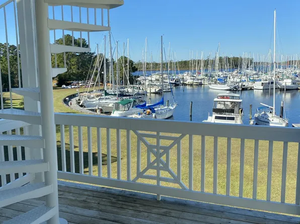 4006 Marina Townes Drive, New Bern, NC 28560