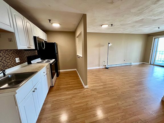 3rd image of 115 W Squantum St APT 904