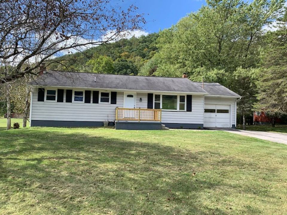 2nd image of 910 Runville Rd