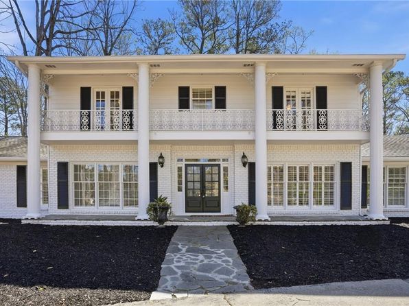 1190 W Paces Ferry Rd NW