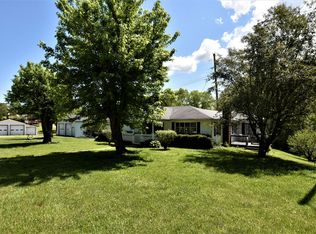 1822 Drowning Creek Rdg, Irvine, KY 40336