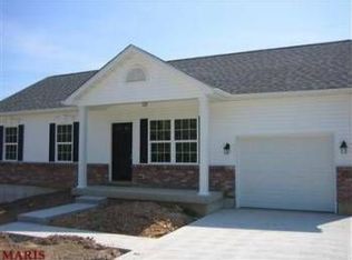 984 San Luis Dr, Fenton, MO 63026