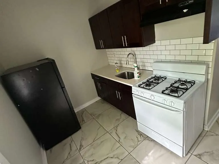 2-12 Hillside Ave #307 — Photo 3