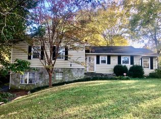 1073 Rolling Fields Cir, Columbia, TN 38401