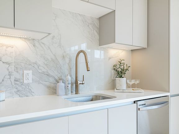 3rd image of 1424 Germantown Ave #4