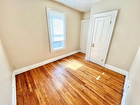 Bedroom Right View