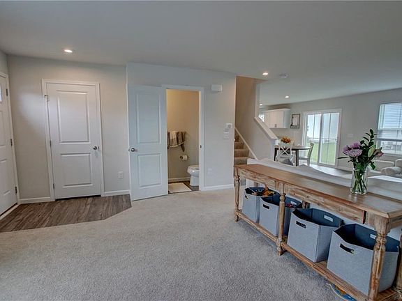 3rd image of 24 Stelle St