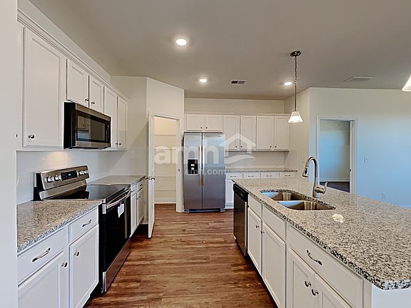 3rd image of 7078 Creeksong Dr