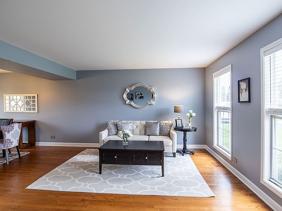 3rd image of 665 Waterford Dr