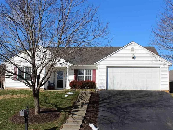 2595 Village Dr, Waynesboro, VA 22980