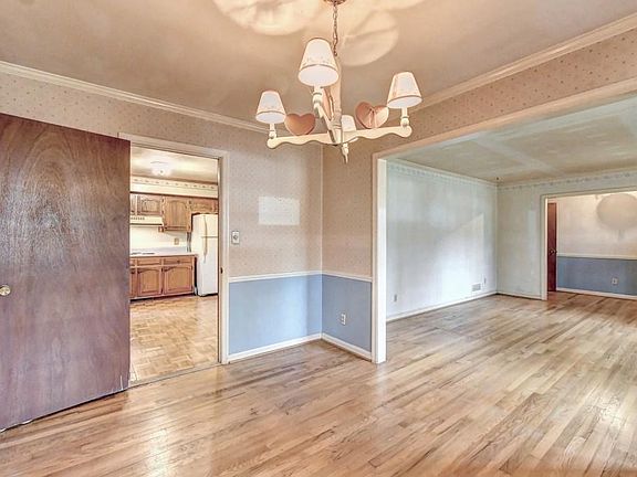 4th image of 641 Foxcroft Cir SE