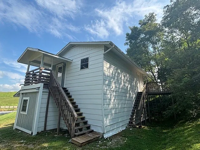 402 Corby Bridge Rd — Photo 2