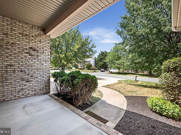 3rd image of 208 Brandylion Dr