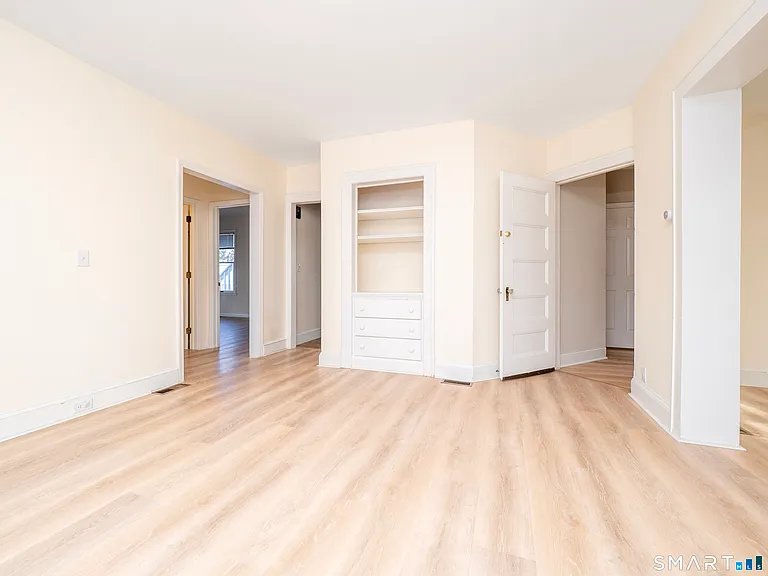 38 Gregory Blvd — Photo 11