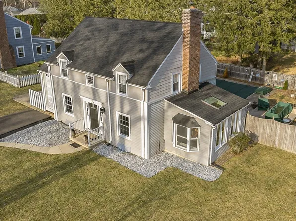 87 Bridle Path Rd, Springfield, MA 01118