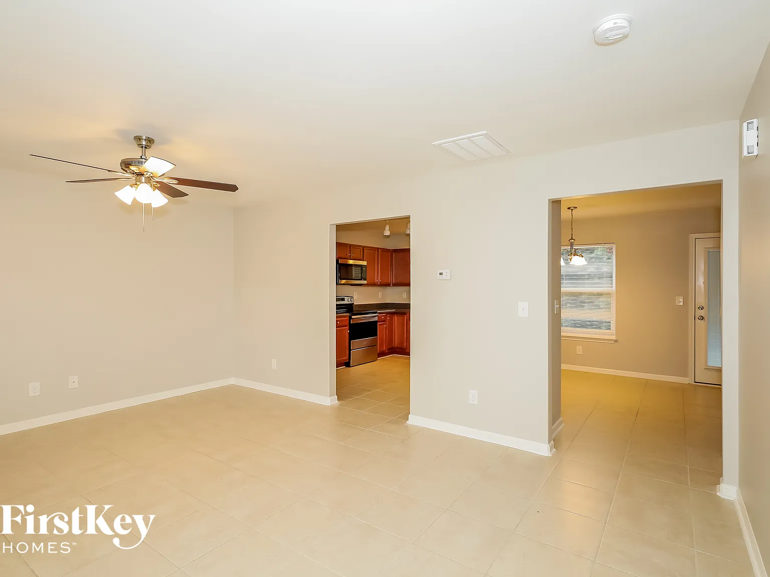 3 bed, 2.5 bath, 1410 sqft, $2,240 — Photo 4