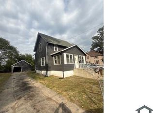 1227 Fairview Ave, Rockford, IL 61101