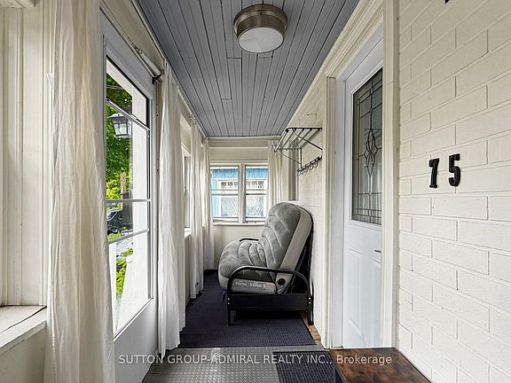 3rd image of 75 Rockcliffe Blvd