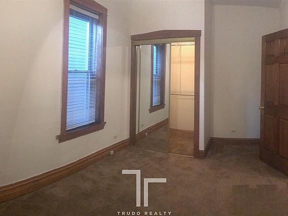 3rd image of 1723 W Balmoral Ave #1N