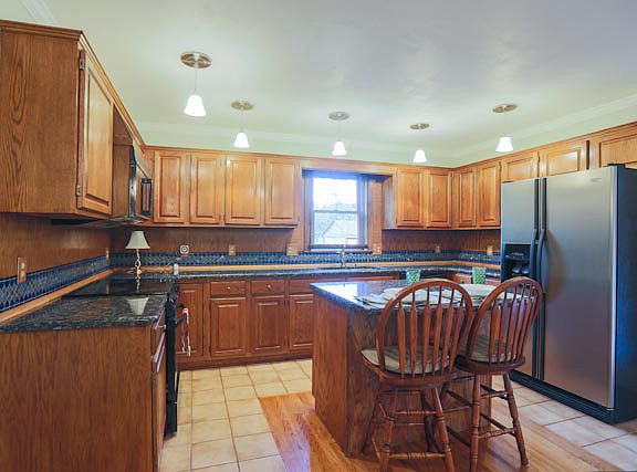 5th image of 906 Circle Dr