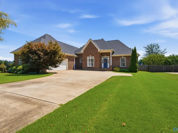103 Hill Brook Dr, Meridianville, AL 35759