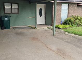 504 N Cline Rd #H, Coffeyville, KS 67337