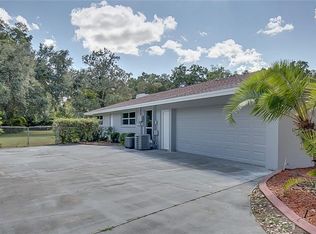 1109 Mendonsa Rd, Plant City, FL 33563