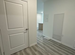 1098 Paisley Rd #211, Guelph, ON N1K 1X6