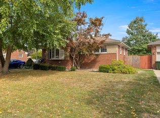 9869 Melbourne Ave, Allen Park, MI 48101