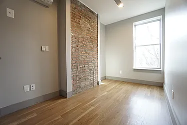 Rented by Rennit Inc.