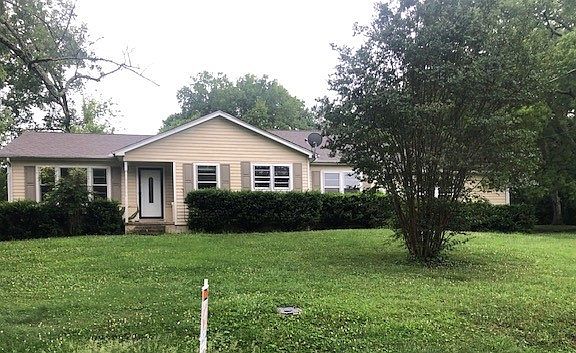 2nd image of 304 Crest Dr