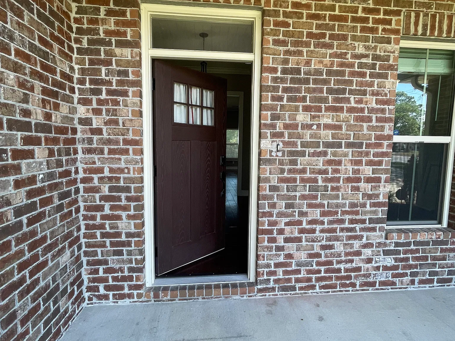 4 bed, 2218 sqft, $3,400 — Photo 3