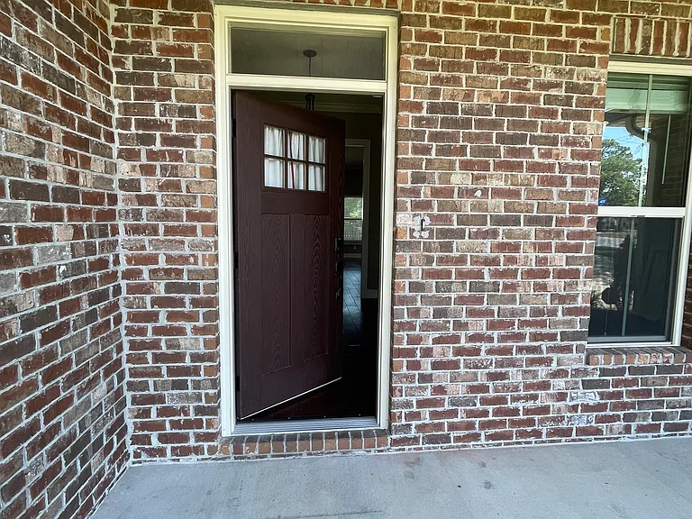 900 Tadpole Ave — Photo 3