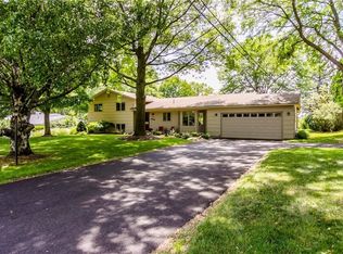 255 Parkview Dr, Rochester, NY 14625