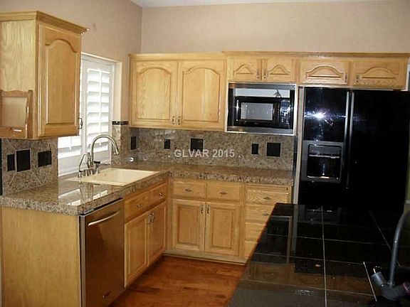 4th image of 7904 Waterfalls Ave