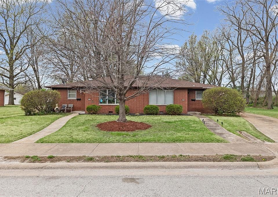 1st image of 717 Royal Heights Rd